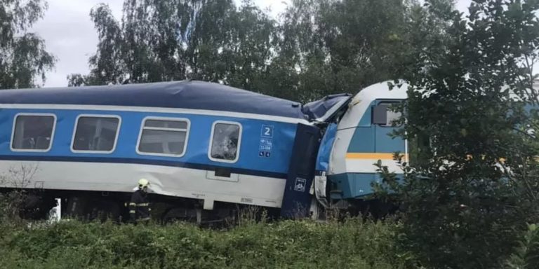 Τσεχία: Σύγκρουση τρένων – Τρεις νεκροί και πολλοί τραυματίες