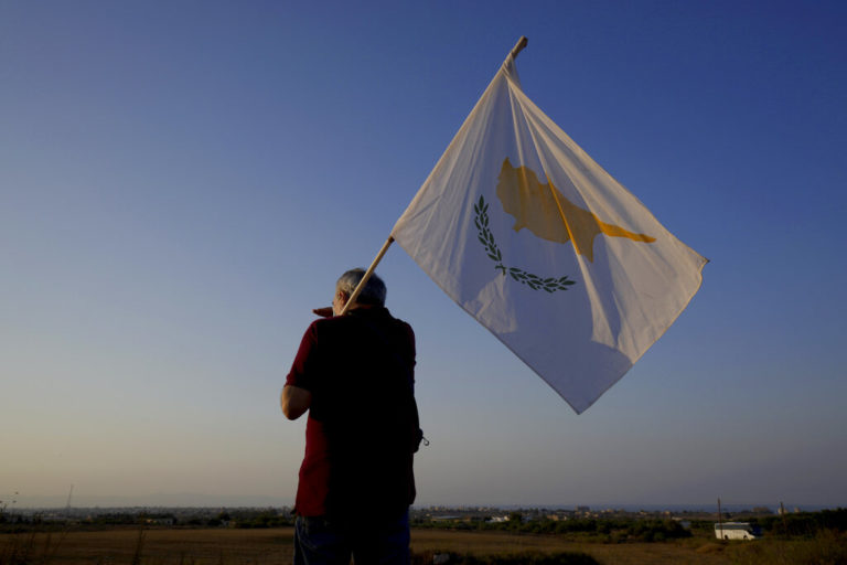 Βλ. Πούτιν για Κύπρο: Απαράδεκτες οι μονομερείς ενέργειες που παραβιάζουν τα ψηφίσματα του Συμβουλίου Ασφαλείας