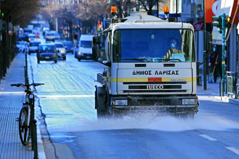 Συγκέντρωση βοήθειας για τους πυρόπληκτους στο Κοινωνικό Παντοπωλείο του Δήμου Λαρισαίων