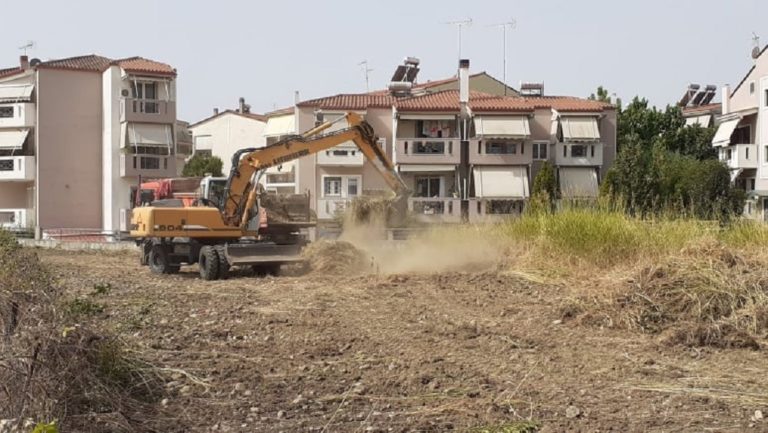 Καθαρισμός οικοπέδων για πρόληψη πυρκαγιάς από Δήμο Αρταίων