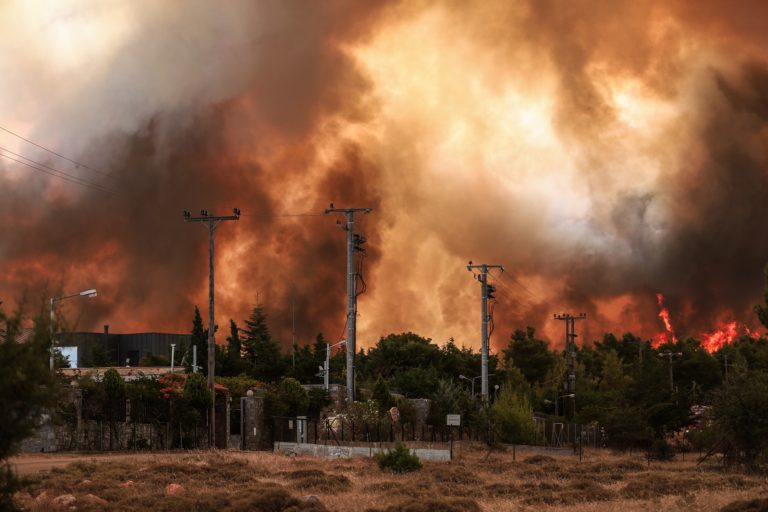 Αντιδράσεις των κομμάτων στην ανακοίνωση του πρωθυπουργού για τις  πυρκαγιές