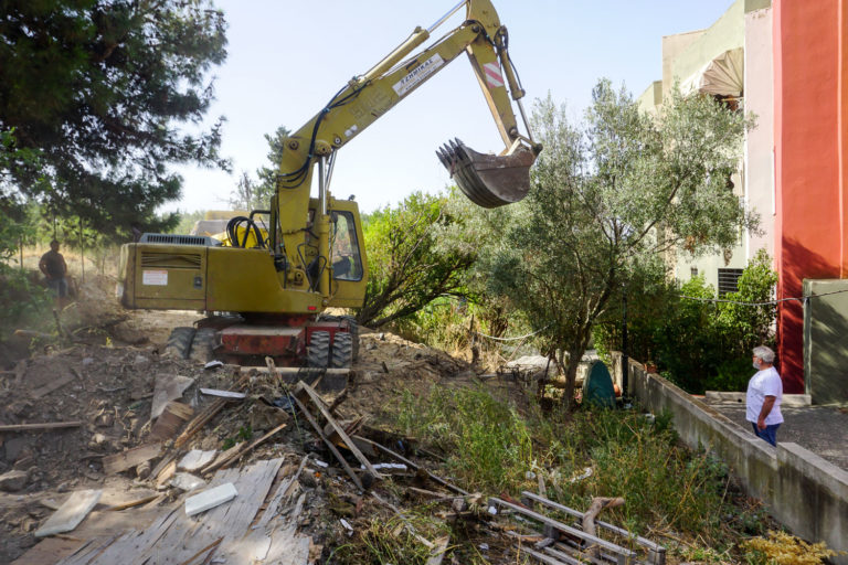 Θεσσαλονίκη: Κατεδάφιση αυθαίρετου παραπήγματος στον Άγιο Παύλο