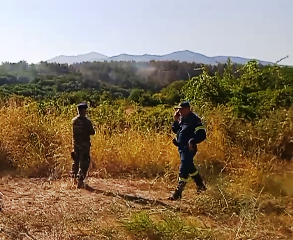 Υπό έλεγχο η φωτιά στο άλσος της Νυμφαίας