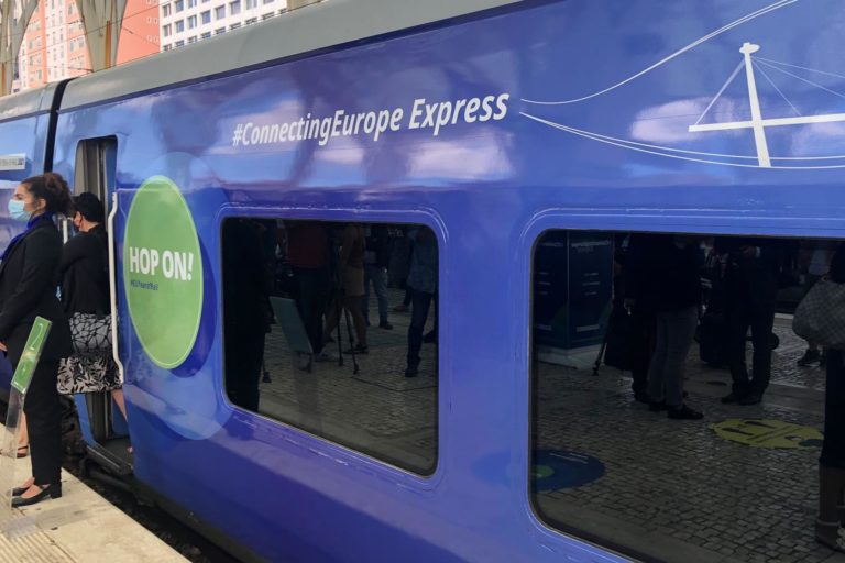 Θεσσαλονίκη: Έφτασε το τρένο «Connecting Europe Express» που διασχίζει 26 ευρωπαϊκές χώρες