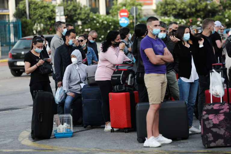 Κοινή πρωτοβουλία των υπ. Ναυτιλίας και Παιδείας για εκπτώσεις στα ακτοπλοϊκά εισιτήρια των εκπαιδευτικών