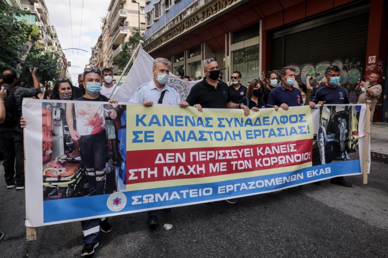 Πρόεδρος ΠΟΕΔΗΝ: Μέχρι το τέλος του μήνα θα έχουν εμβολιαστεί όλοι οι υγειονομικοί (video)