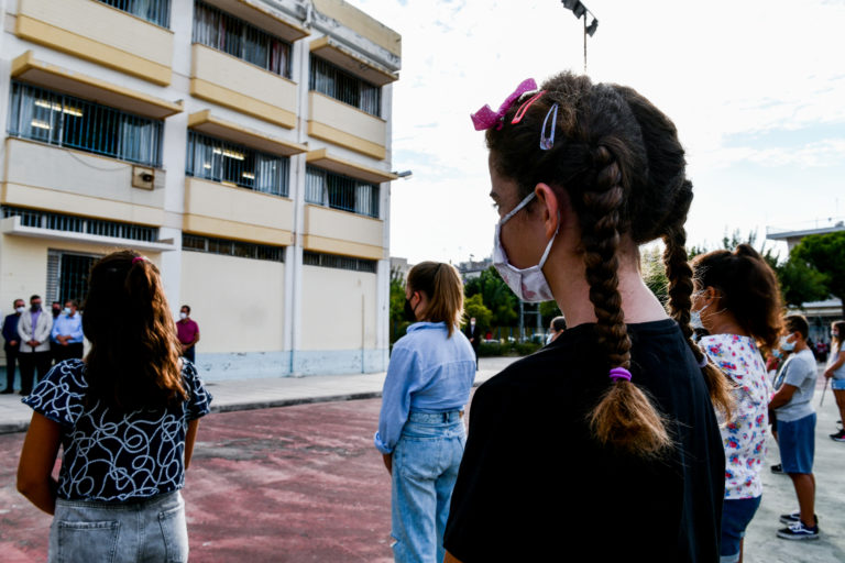 Μέχρι την Παρασκευή οι μαθητές μπορούν να προμηθευτούν self tests για όλο τον Σεπτέμβριο