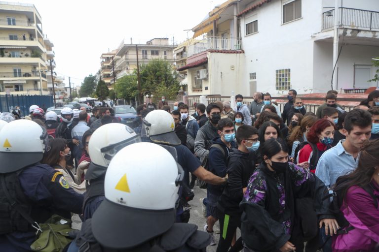 Επεισόδια – Σταυρούπολη: Αντιπαράθεση  στη Βουλή – Νεοφασιστική βία κατήγγειλε ο ΣΥΡΙΖΑ