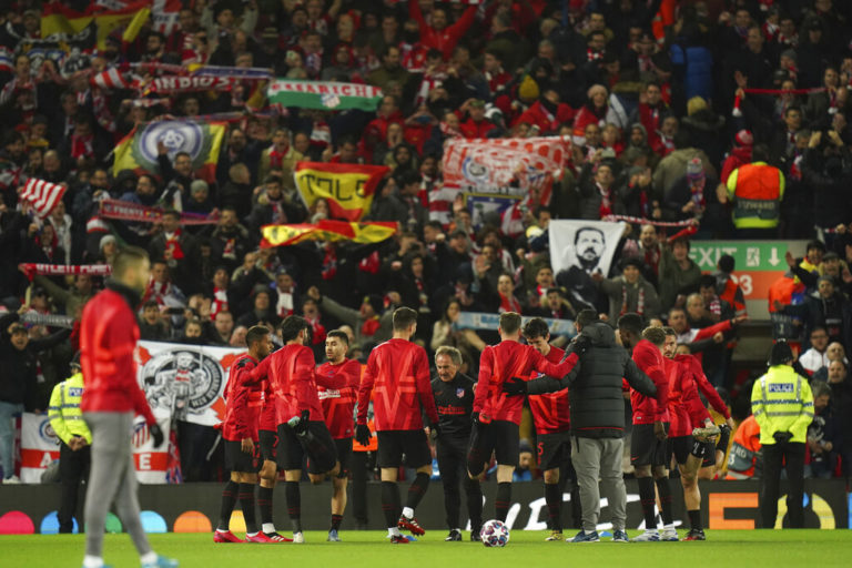 Champions League: Η UEFA ανάβει το «πράσινο» φως για φιλοξενούμενους οπαδούς