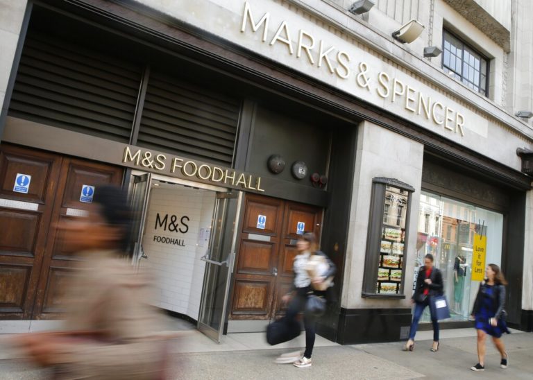 Η βρετανική Marks & Spencer θα κλείσει 11 καταστήματα στη Γαλλία στον απόηχο του Brexit