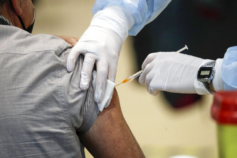 ΗΠΑ-Έρευνα: Ο εμβολιασμός κατά της Covid-19 βελτιώνει την ψυχική υγεία