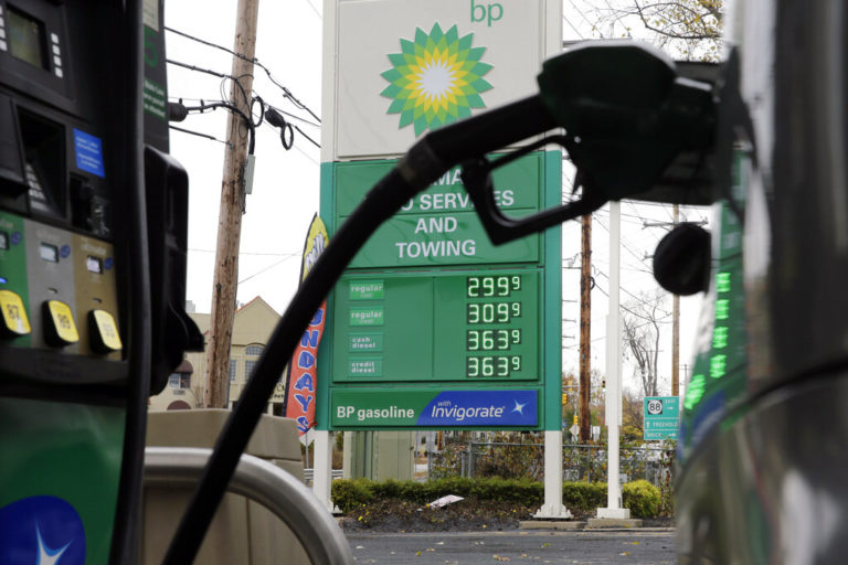 BP: «Μειώνονται ραγδαία» τα αποθέματα, με το «σταγονόμετρο» οι διανομές της