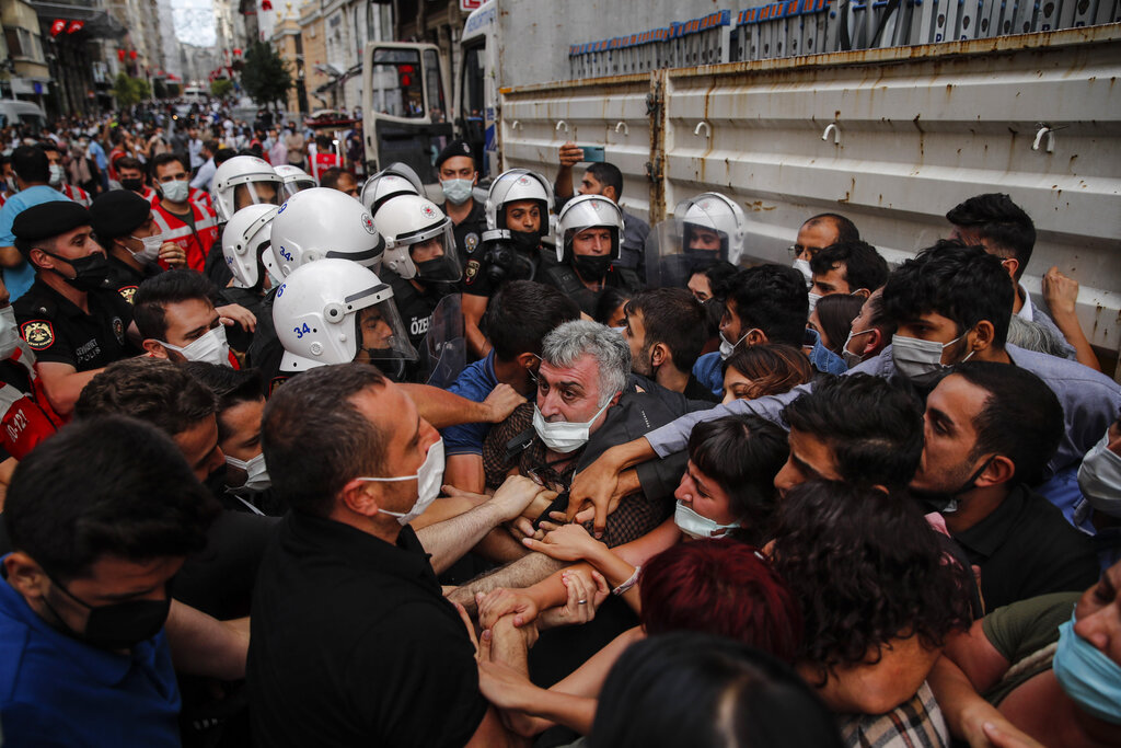 Συμβούλιο της Ευρώπης: Η Τουρκία να λάβει μέτρα ενάντια στην υπερβολική αστυνομική βία