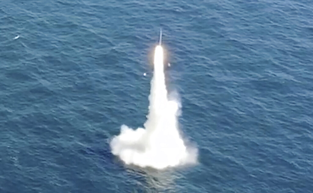 Νότια Κορέα: Η Σεούλ ανακοίνωσε την εκτόξευση βαλλιστικού πυραύλου από υποβρύχιο