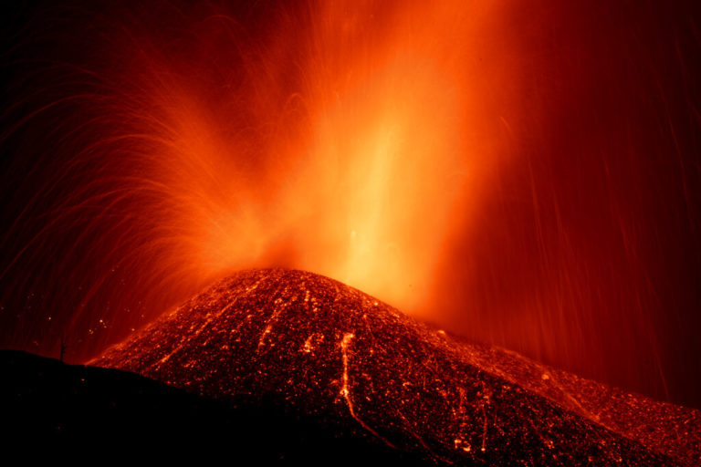 Η τρομακτική ομορφιά της έκρηξης του ηφαιστείου της Πάλμα είναι ορατή από το διάστημα