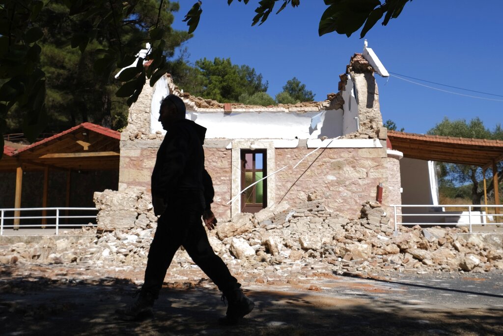 Φονικός σεισμός: Θλίψη και φόβος μετά από τα 5,8 ρίχτερ – Μετασεισμοί «ταρακουνούν» την Κρήτη (video)