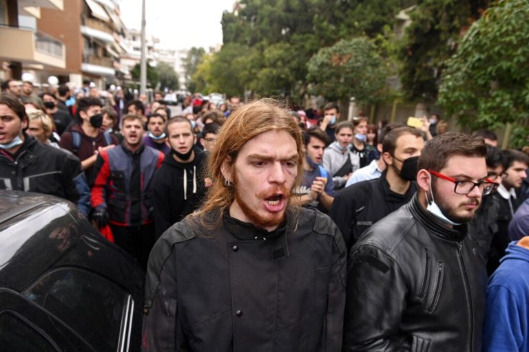 Φωτογραφίες: Τα κλικ του Associated Press για τα επεισόδια στη Θεσσαλονίκη
