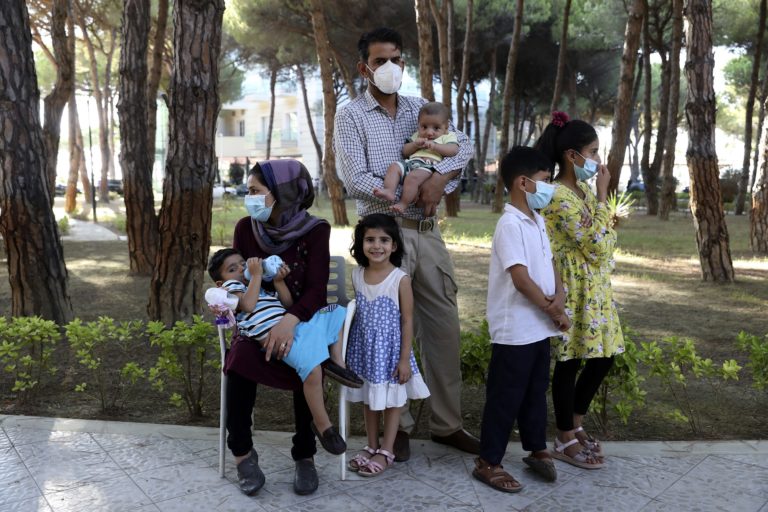 Στο Κοσσυφοπέδιο οι Αφγανοί υπάλληλοι του ΝΑΤΟ που θα μεταφερθούν στο Η. Βασίλειο