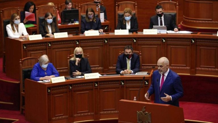 Αλβανία: Οι γυναίκες πλειοψηφούν για πρώτη φορά σε κυβέρνηση