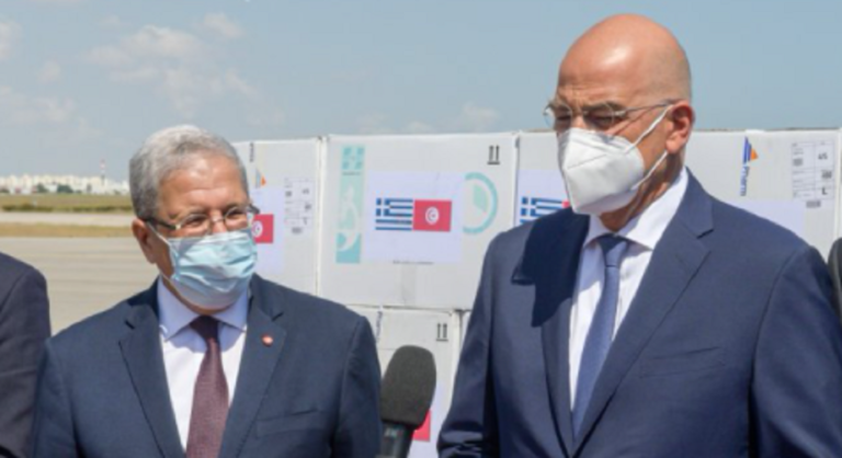 Στην Τυνησία ο Ν. Δένδιας για τη δωρεά 100.000 εμβολίων: «Η πανδημία της Covid δεν έχει σύνορα» (video)