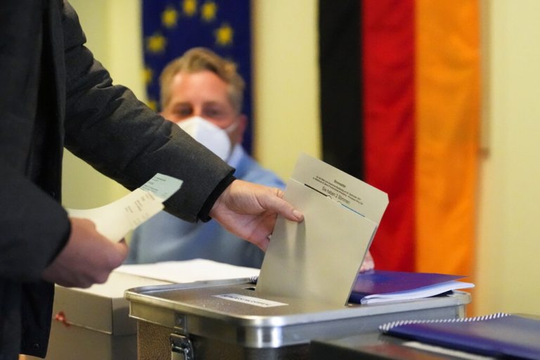 Γερμανία: Σε εξέλιξη η αμφίρροπη εκλογική αναμέτρηση – Στις 19:00 τα πρώτα exit poll