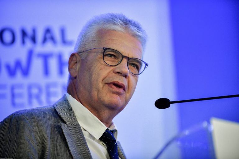 Χ. Γώγος: Ο ιός είναι εδώ, πρέπει να έχουμε τον νου μας – Τι είπε για τέταρτη & πέμπτη δόση