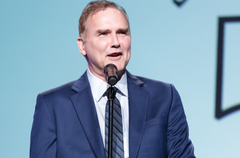 Πέθανε ο κωμικός ηθοποιός Norm Macdonald