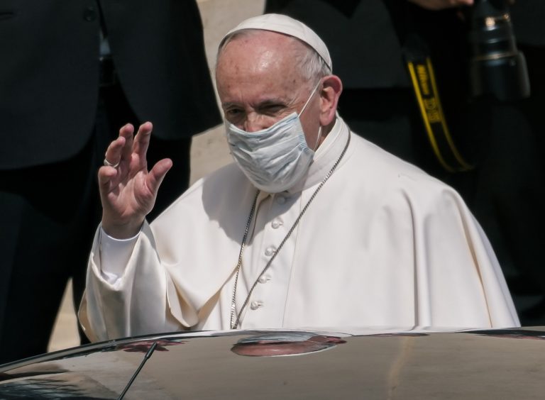 Πάπας Φραγκίσκος: «Είμαι ακόμη ζωντανός, έστω και αν κάποιοι με ήθελαν νεκρό»