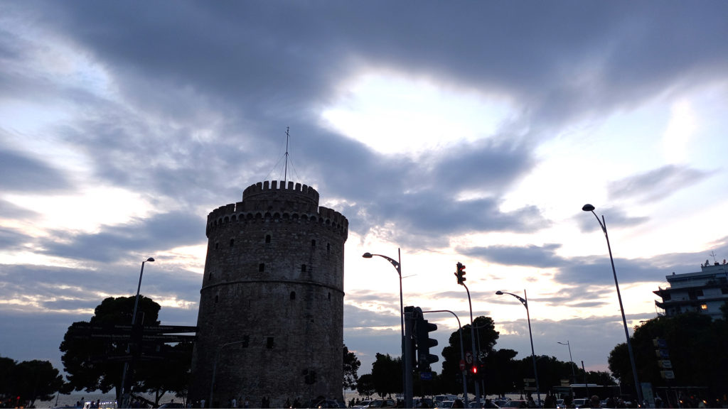 Σε επίπεδο αυξημένου συναγερμού η Θεσσαλονίκη — Αύριο αποφασίζεται αν θα μπει στο κόκκινο