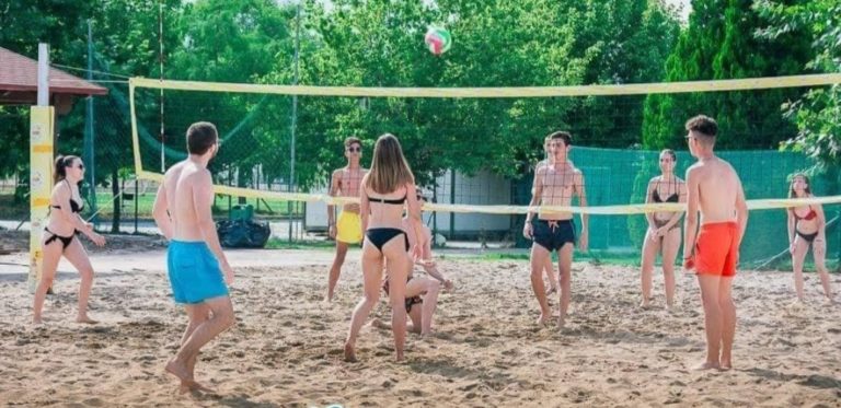 Φιλανθρωπικό τουρνουά beach volley στη Δημοτική Πισίνα Λάρισας