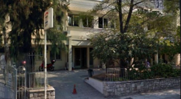 Εικονικοί εμβολιασμοί: Αναβλήθηκε η δίκη των τριών κατηγορουμένων