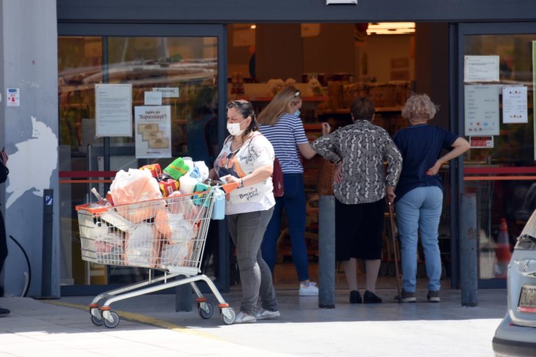 Ανησυχία από τις διεθνείς αυξήσεις σε πρώτες ύλες και μεταφορές – Αναμένεται κύμα ανατιμήσεων (video)