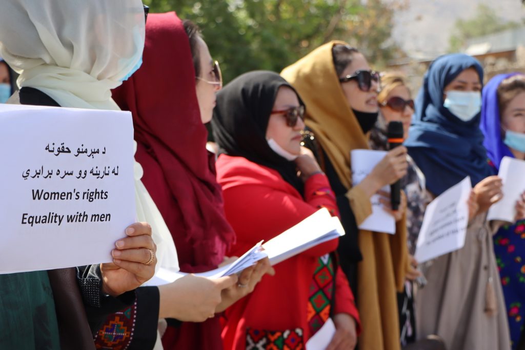 Αφγανιστάν: Μάχες στην κοιλάδα Παντσίρ και διαδηλώσεις γυναικών στην Καμπούλ (video)