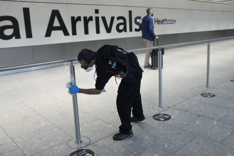 Βρετανία: Κατάργηση μέτρων κορονοϊού για ταξίδια