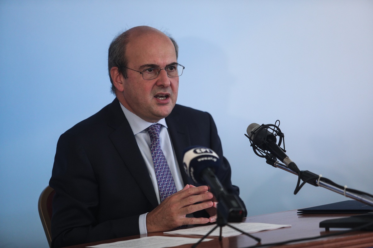 Κ. Χατζηδάκης: Υποχρεωτική διασύνδεση των επαγγελματικών λογαριασμών με IRIS – «Κούρεμα» δανείων έως 30% στον εξωδικαστικό