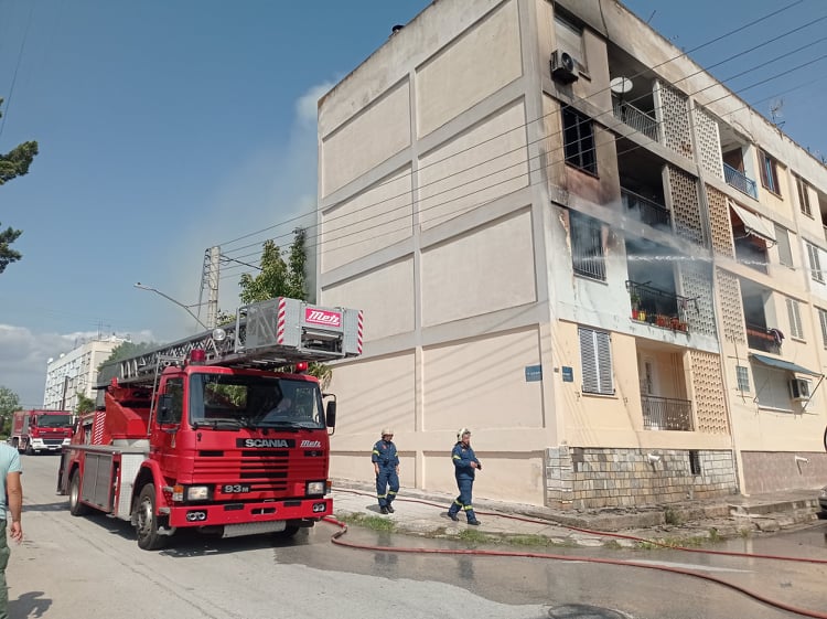 Υπέστη ελαφρά εγκαύματα γυναίκα από φωτιά στο διαμέρισμα της