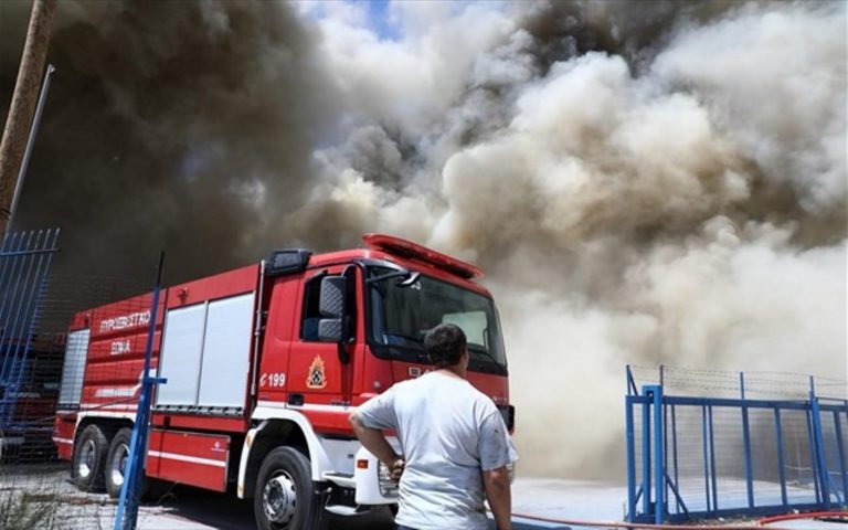 Πυρκαγιά σε επιχείρηση διαχείρισης σκουπιδιών στα Γιάννενα