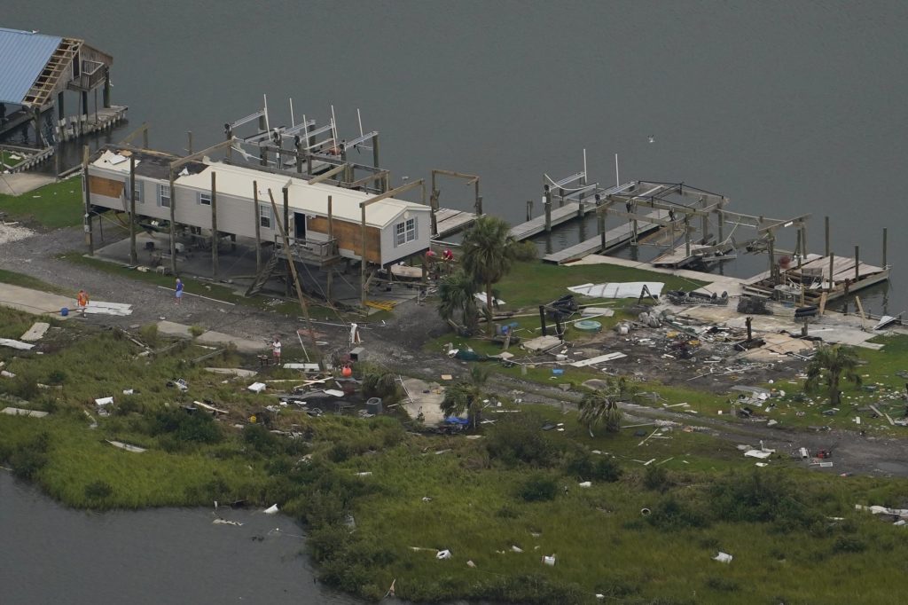 ΗΠΑ: Σε κυκλώνα αναβαθμίστηκε η τροπική καταιγίδα Νίκολας και απειλεί με πλημμύρες