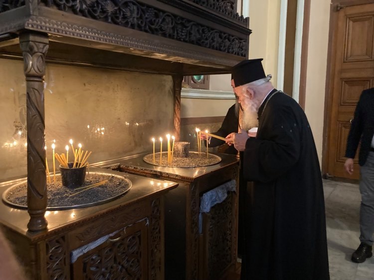 Δίπλα στους σεισμόπληκτους κρητικούς ο Αρχιεπίσκοπος Ιερώνυμος
