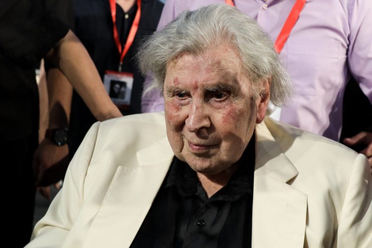 Γ. Βαρουφάκης: Αντίο Μίκη… Η Ρωμιοσύνη φτώχυνε σήμερα