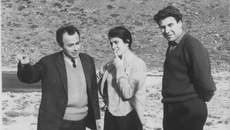 Ο Περιφερειάρχης Κρήτης, δήμαρχοι και φορείς αποχαιρετούν το Μίκη Θεοδωράκη