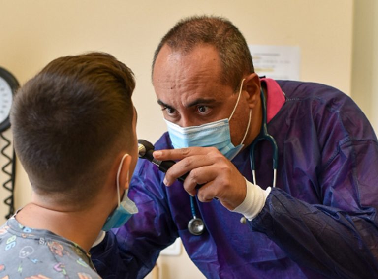 Δωρεάν παιδιατρικές, οφθαλμολογικές, οδοντιατρικές και καρδιολογικές εξετάσεις σε παιδιά από το Δήμο Αθηναίων
