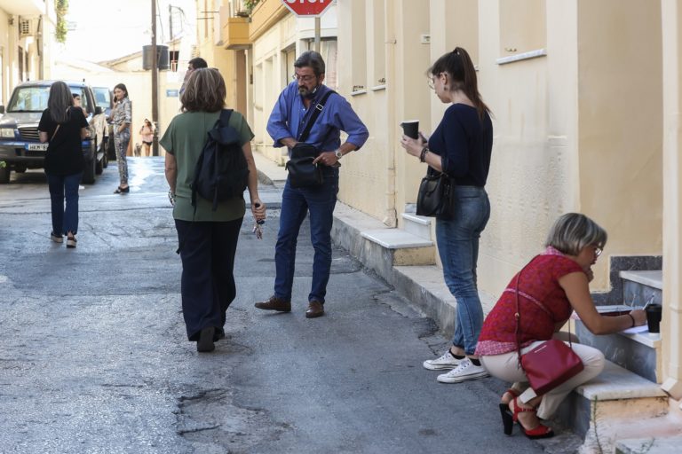 Πρ. κοινότητας Αρκαλοχωρίου στο Πρώτο: 1000 άνθρωποι θα μείνουν έξω-θέλουμε βοήθεια (audio)