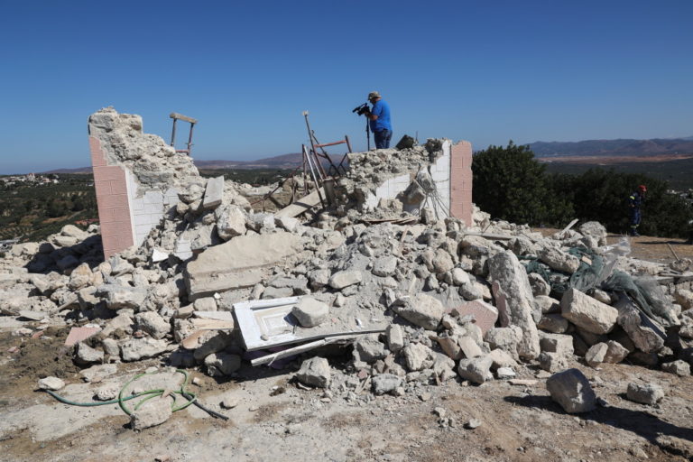Άκης Τσελέντης για τον σεισμό: “Η περιοχή καταβυθίστηκε 14 εκατοστά – Ήταν σαν να δέχθηκε μπουνιά” (ηχητικό)