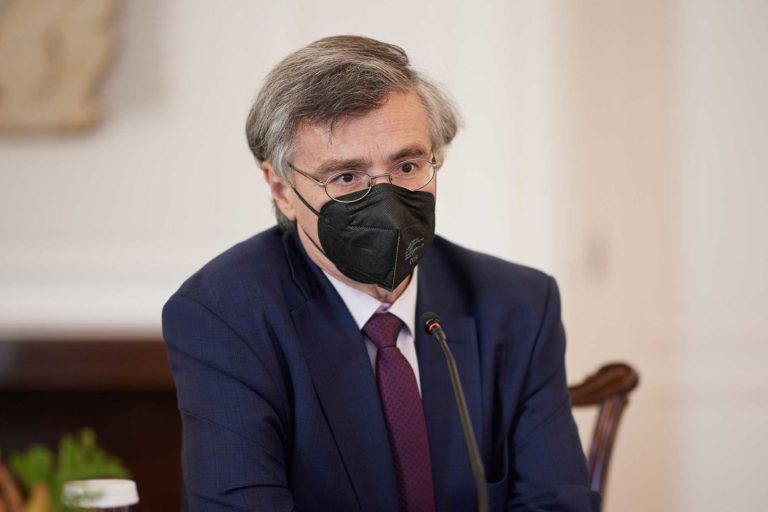 Σ. Τσιόδρας: Η υψηλή μεταδοτικότητα της μετάλλαξης Δ αφορά και τα παιδιά μας