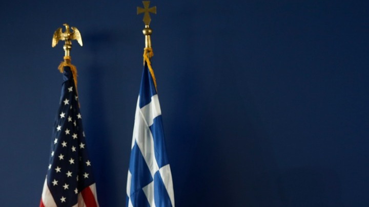 Στην Ελλάδα οι Αμερικανοί γερουσιαστές Κ. Μέρφι και Τζ. Όσοφ – Συνομιλίες με Κυρ. Μητσοτάκη και Ν. Δένδια