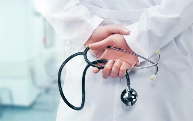 Ιατρικός Σύλλογος Αθηνών μετά την επίθεση στο Κέντρο Υγείας Σπάτων: Να ληφθούν μέτρα για να διασφαλιστεί η ασφάλεια των γιατρών