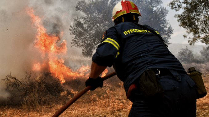 Πυρκαγιά σε δασική έκταση στον Μαραθώνα – Έχει οριοθετηθεί