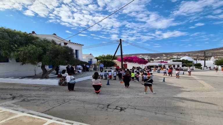 Στη Φολέγανδρο για το πρώτο κουδούνι της νέας σχολικής χρονιάς ο Περιφερειάρχης Νοτίου Αιγαίου