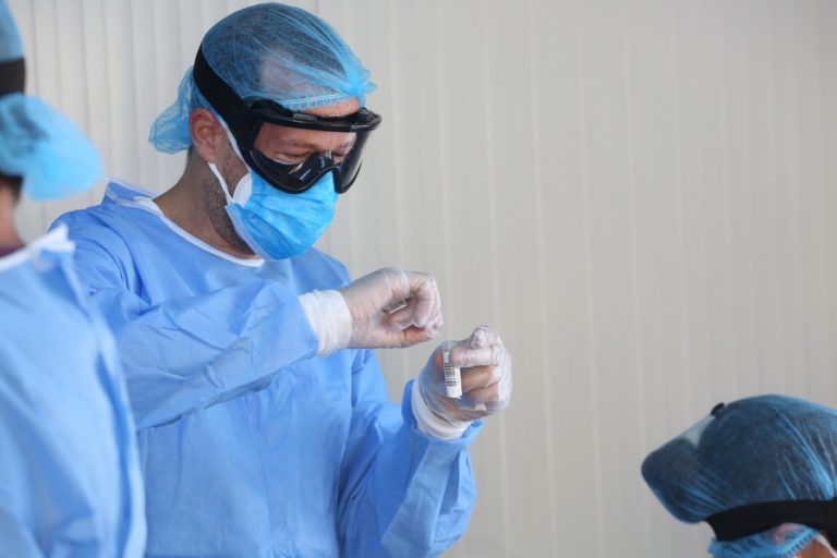 ΔΑΚΕ Νοσηλευτών: Αυθαίρετες και ανεύθυνες οι δηλώσεις Γιαννάκου για τις ΜΕΘ